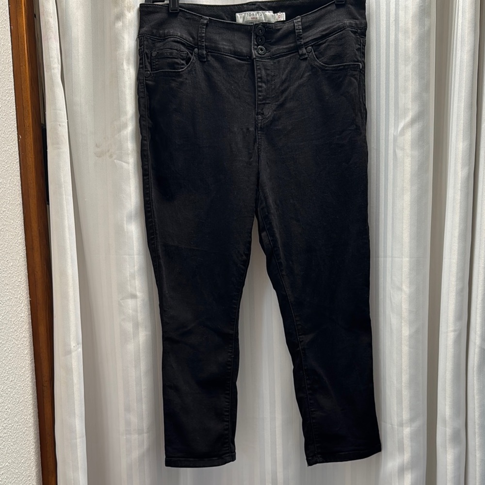 Torrid Black Ankle Cropped Jeans